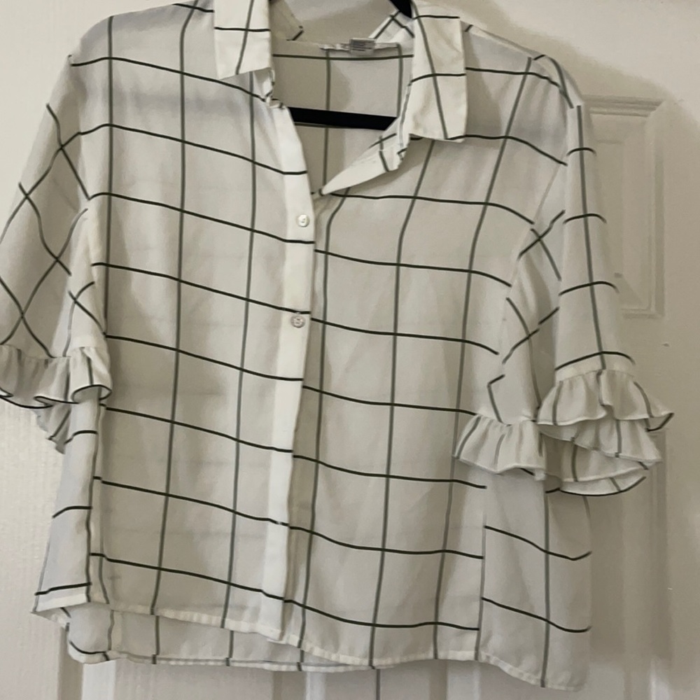 White/green semi-cropped button down top
